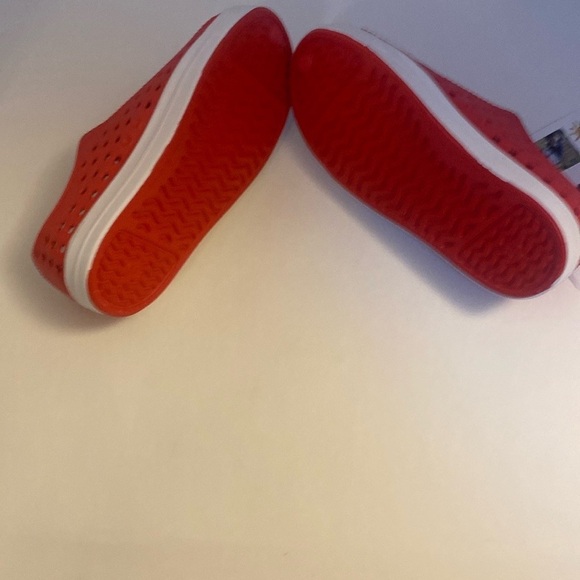 Seannel Kids Water Shoes Slip On Sneaker Lightweight Breathable Red Size 9 NWT - Picture 8 of 11